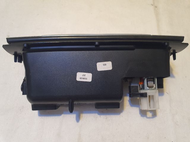 bontott VW PASSAT B6 Első Hamutartó