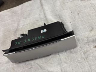 bontott VW PASSAT B6 Első Hamutartó