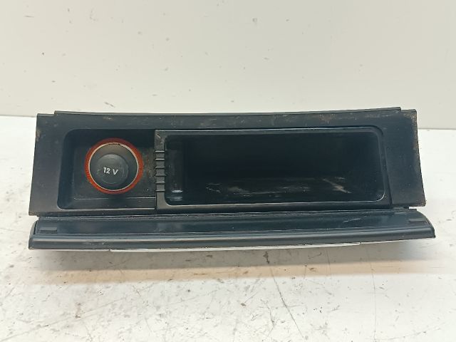 bontott VW PASSAT B6 Első Hamutartó