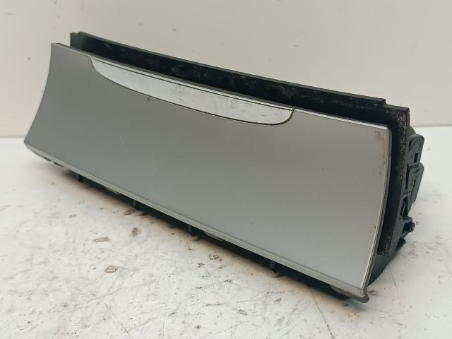 bontott VW PASSAT B6 Első Hamutartó