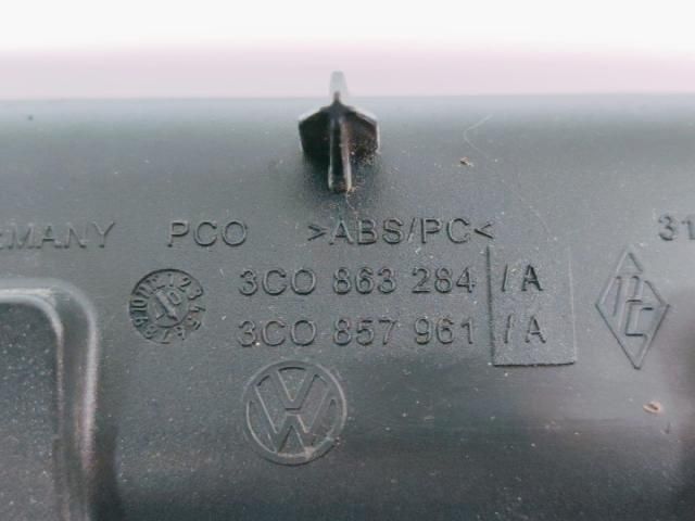 bontott VW PASSAT B6 Első Hamutartó