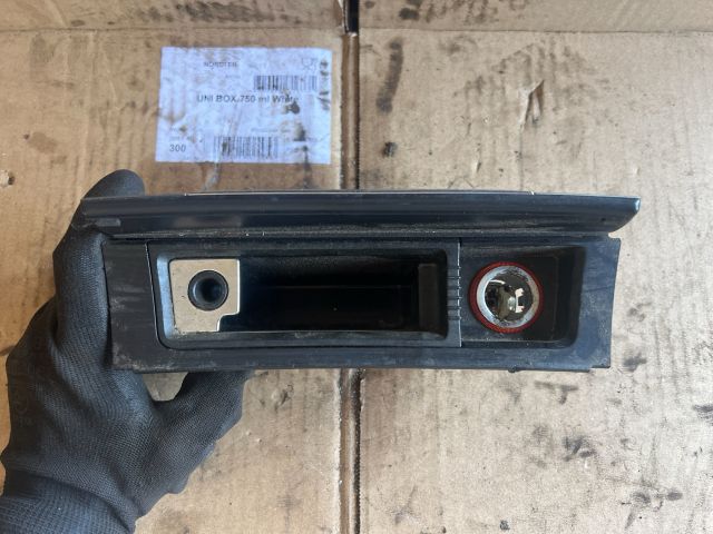 bontott VW PASSAT B6 Első Hamutartó