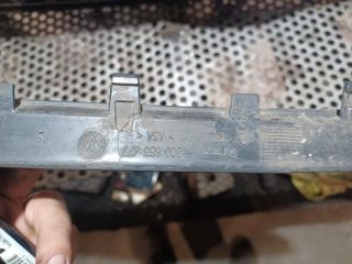 bontott VW PASSAT B6 Első Lökhárító Alsó Középső Díszrács