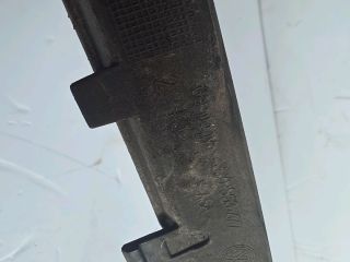 bontott VW PASSAT B6 Első Lökhárító Alsó Középső Díszrács