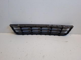 bontott VW PASSAT B6 Első Lökhárító Alsó Középső Díszrács