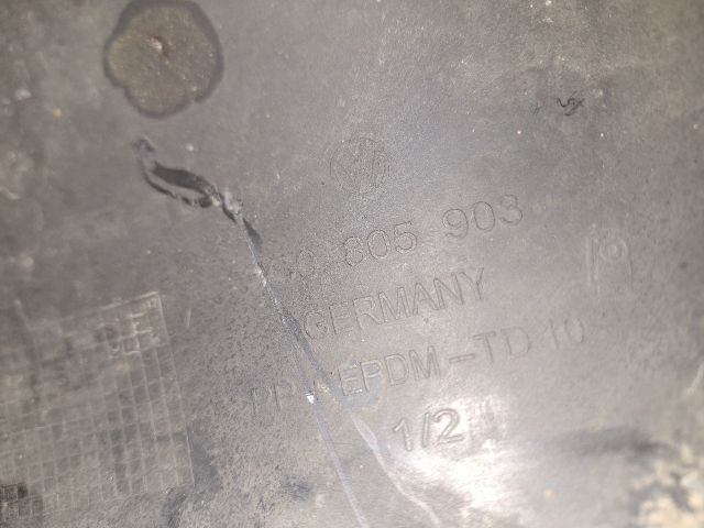 bontott VW PASSAT B6 Első Lökhárító Alsó (Műanyag)