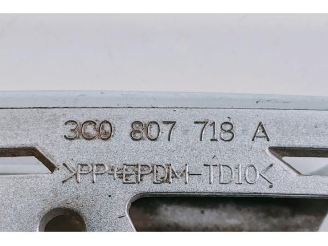 bontott VW PASSAT B6 Első Lökhárító Díszléc