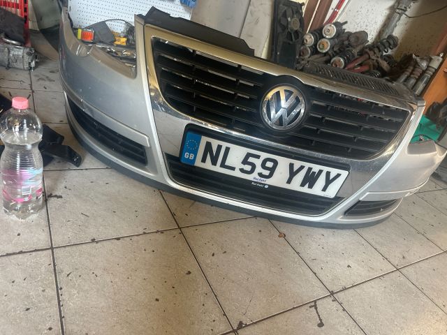 bontott VW PASSAT B6 Első Lökhárító (Részeivel)