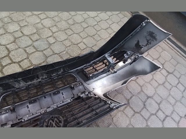 bontott VW PASSAT B6 Első Lökhárító (Részeivel)