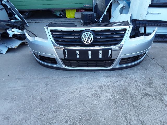 bontott VW PASSAT B6 Első Lökhárító (Részeivel)