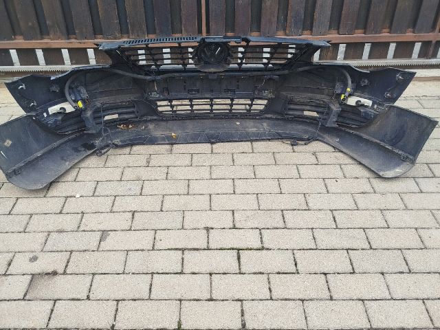 bontott VW PASSAT B6 Első Lökhárító (Részeivel)