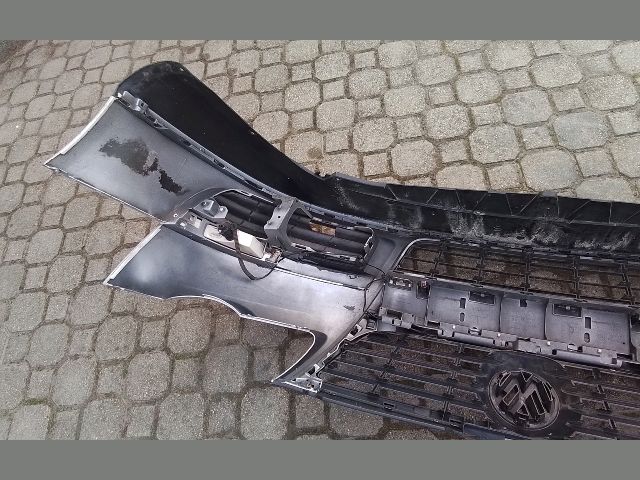 bontott VW PASSAT B6 Első Lökhárító (Részeivel)