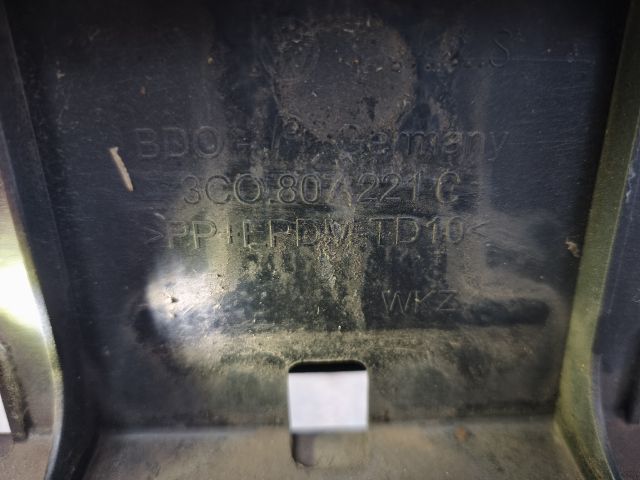 bontott VW PASSAT B6 Első Lökhárító (Részeivel)