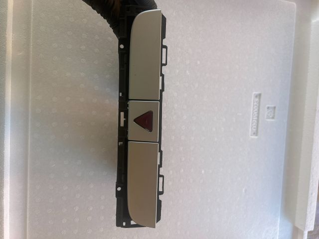 bontott VW PASSAT B6 Első Tároló Rekesz