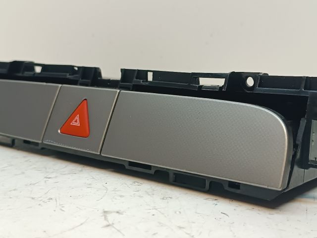 bontott VW PASSAT B6 Első Tároló Rekesz