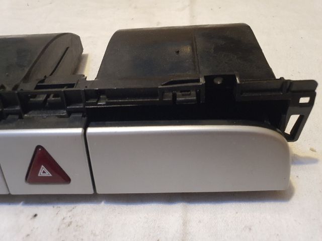 bontott VW PASSAT B6 Első Tároló Rekesz