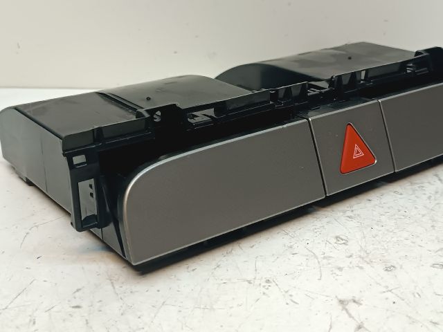 bontott VW PASSAT B6 Első Tároló Rekesz