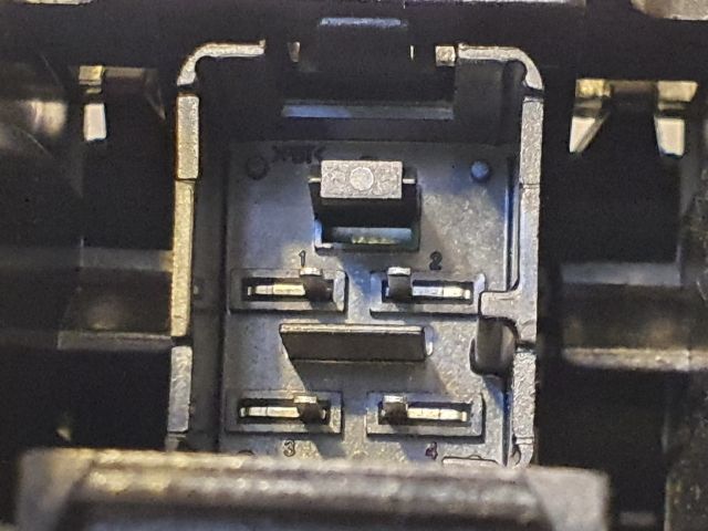 bontott VW PASSAT B6 Első Tároló Rekesz