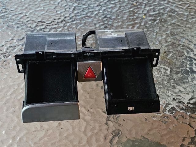 bontott VW PASSAT B6 Első Tároló Rekesz