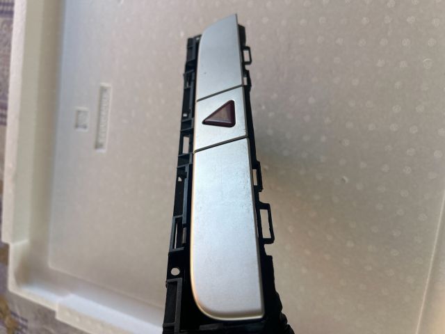 bontott VW PASSAT B6 Első Tároló Rekesz