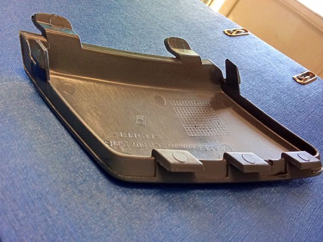 bontott VW PASSAT B6 Első Vonószem Burkolat