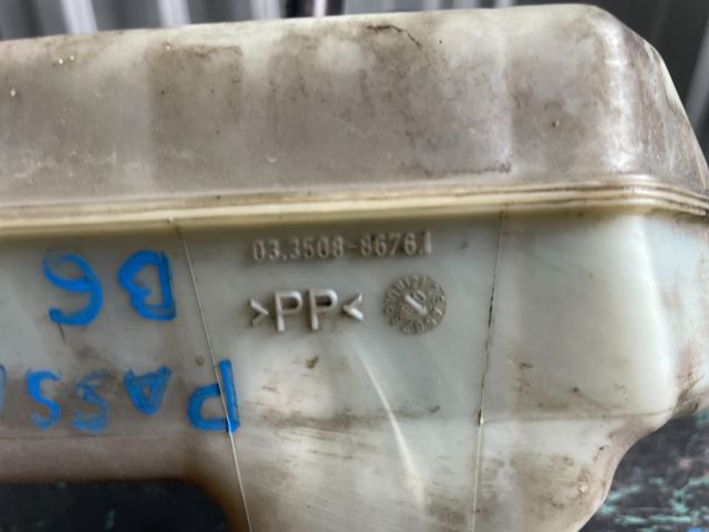 bontott VW PASSAT B6 Fékfolyadék Tartály