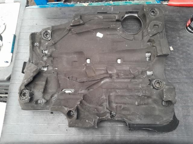 bontott VW PASSAT B6 Felső Hűtőburkolat