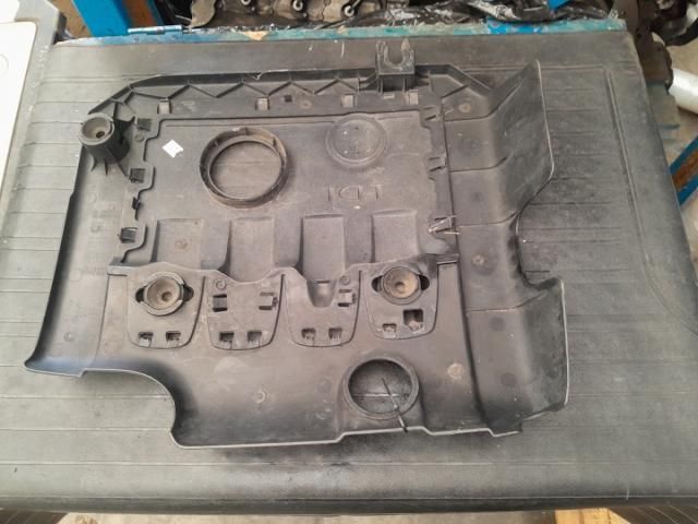 bontott VW PASSAT B6 Felső Hűtőburkolat