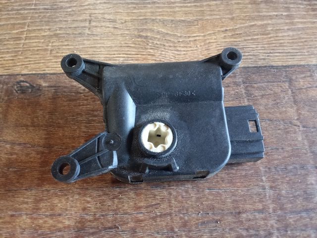 bontott VW PASSAT B6 Fűtés Állító Motor