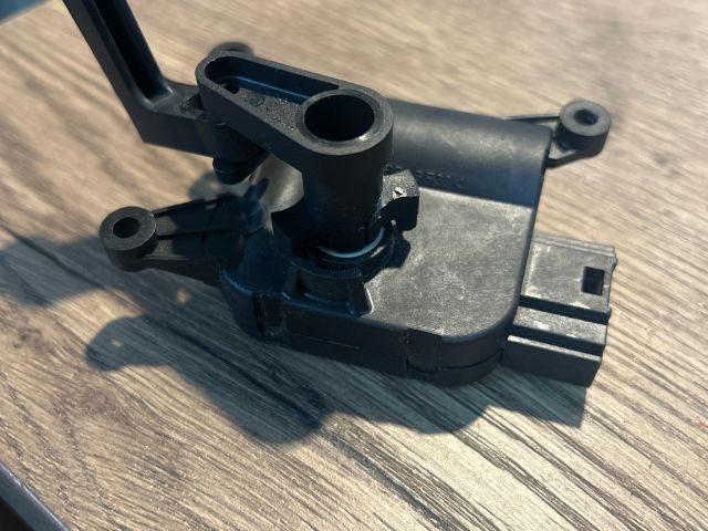 bontott VW PASSAT B6 Fűtés Állító Motor