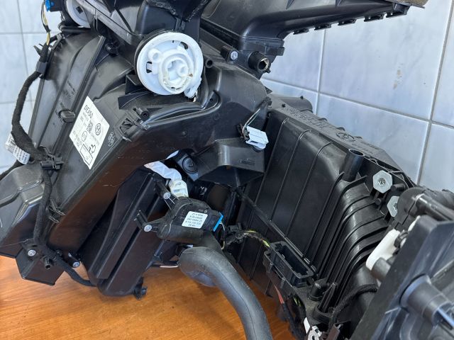 bontott VW PASSAT B6 Fűtés Box