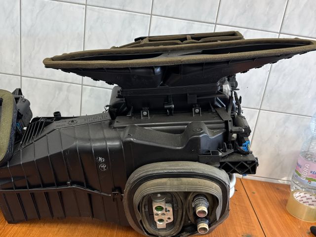 bontott VW PASSAT B6 Fűtés Box