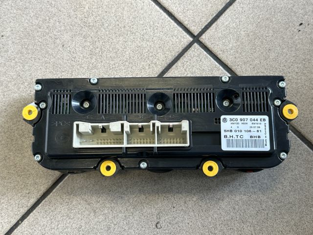 bontott VW PASSAT B6 Fűtéskapcsoló (digit klímás)