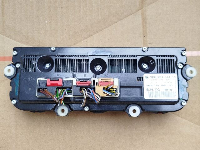 bontott VW PASSAT B6 Fűtéskapcsoló (digit klímás)