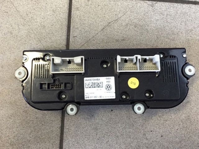 bontott VW PASSAT B6 Fűtéskapcsoló (digit klímás)