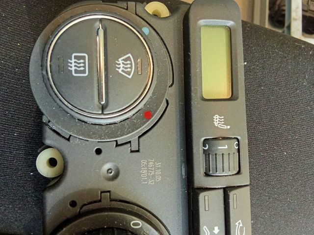 bontott VW PASSAT B6 Fűtéskapcsoló (digit klímás)