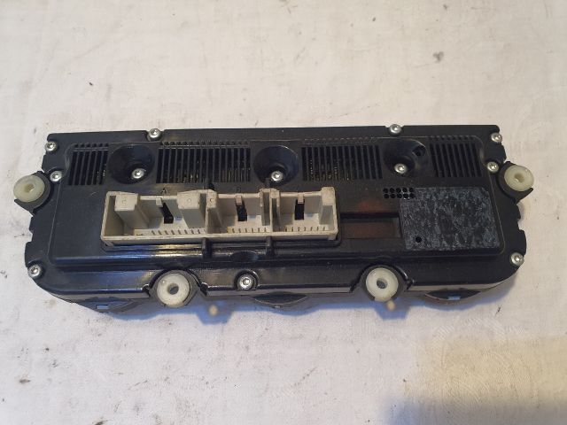 bontott VW PASSAT B6 Fűtéskapcsoló (digit klímás)