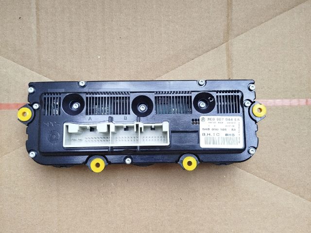 bontott VW PASSAT B6 Fűtéskapcsoló (digit klímás)