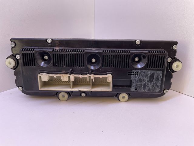 bontott VW PASSAT B6 Fűtéskapcsoló (digit klímás)