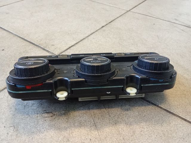 bontott VW PASSAT B6 Fűtéskapcsoló (digit klímás)