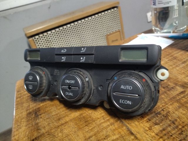 bontott VW PASSAT B6 Fűtéskapcsoló (digit klímás)