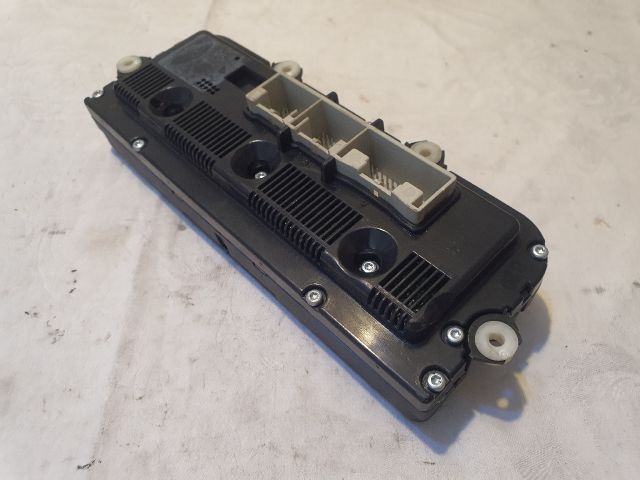 bontott VW PASSAT B6 Fűtéskapcsoló (digit klímás)