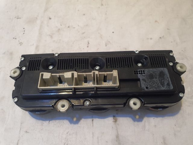 bontott VW PASSAT B6 Fűtéskapcsoló (digit klímás)