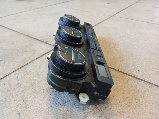 bontott VW PASSAT B6 Fűtéskapcsoló (digit klímás)