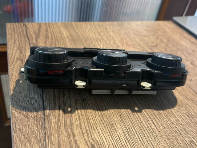 bontott VW PASSAT B6 Fűtéskapcsoló (digit klímás)