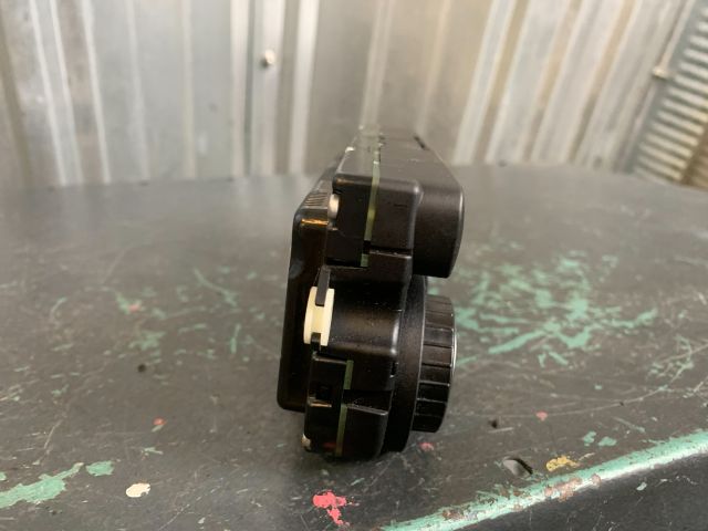 bontott VW PASSAT B6 Fűtéskapcsoló (digit klímás)