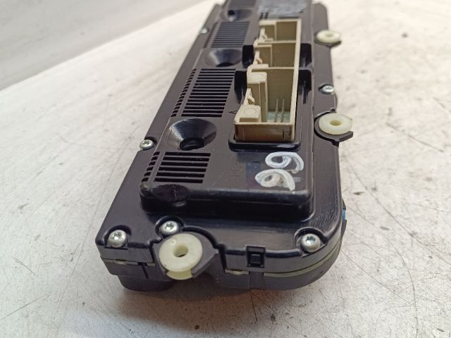 bontott VW PASSAT B6 Fűtéskapcsoló (digit klímás)