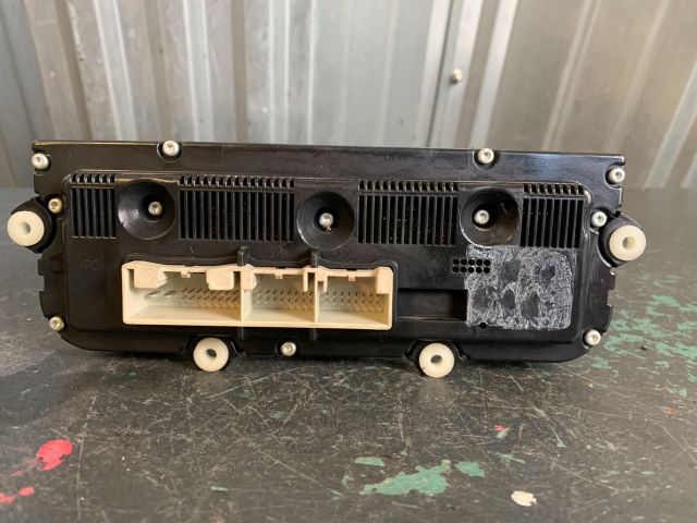 bontott VW PASSAT B6 Fűtéskapcsoló (digit klímás)