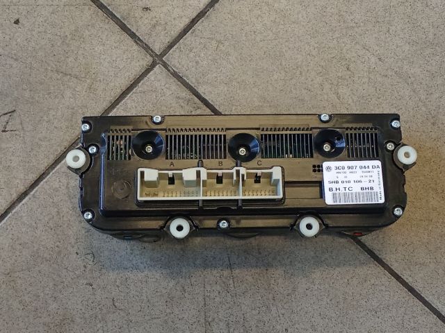 bontott VW PASSAT B6 Fűtéskapcsoló (digit klímás)