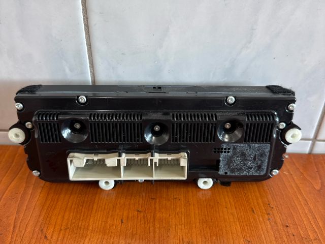 bontott VW PASSAT B6 Fűtéskapcsoló (digit klímás)